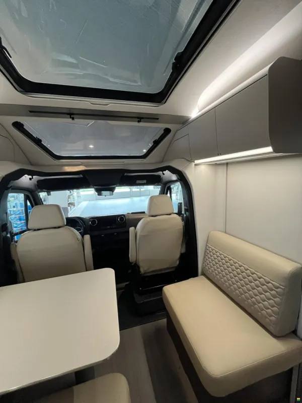 Van 1