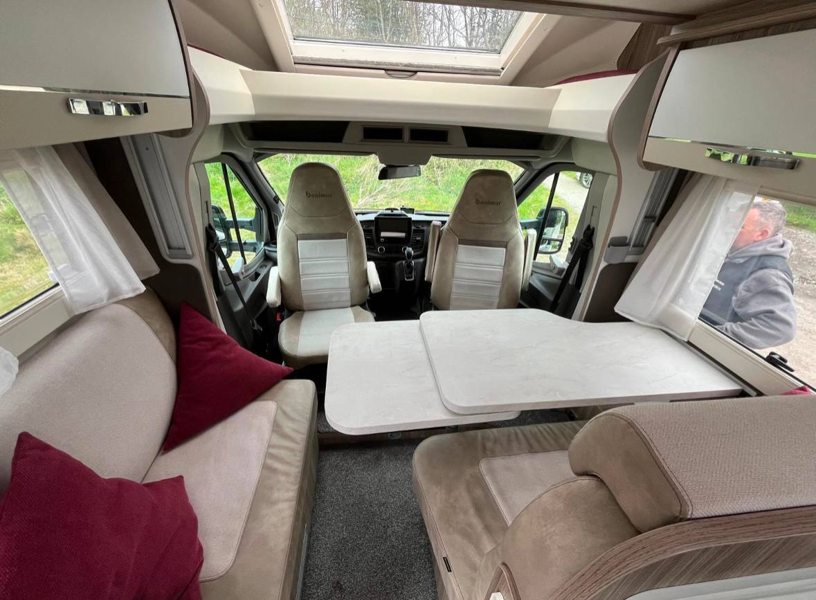 Van 3