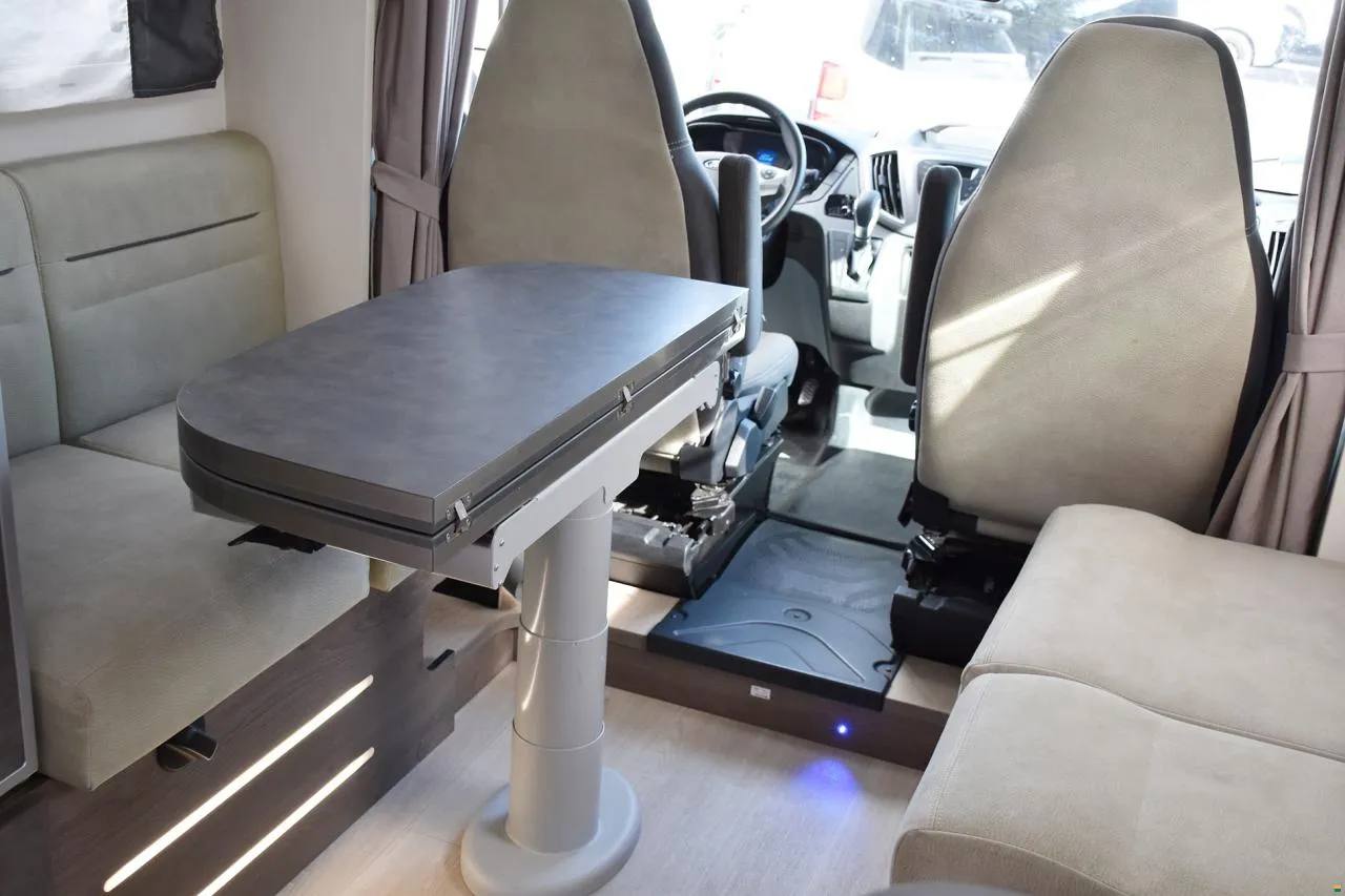 Van 3